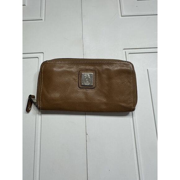 Tignanello Tan Brown Leather Zip Around Wallet Card Holder Clutch - Picture 1 of 5